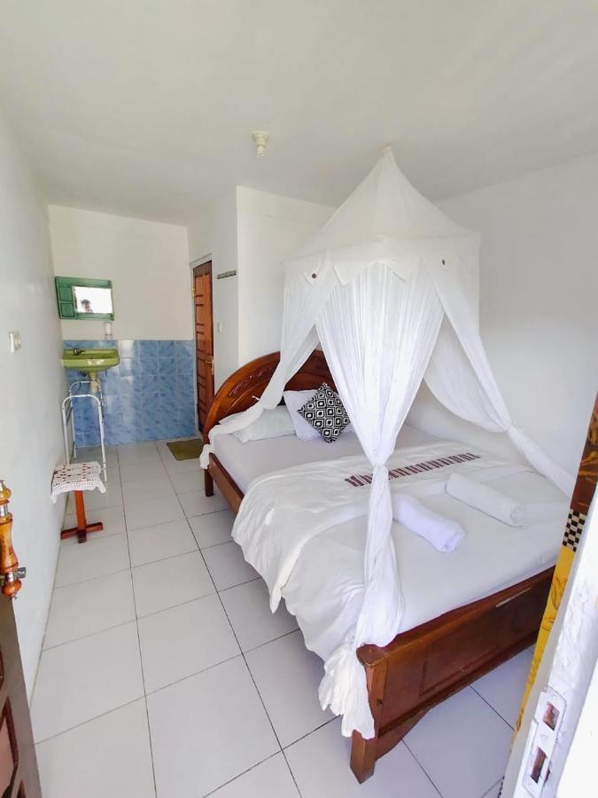 Bintang Bungalow Tour & Travel Kelimutu Esterno foto