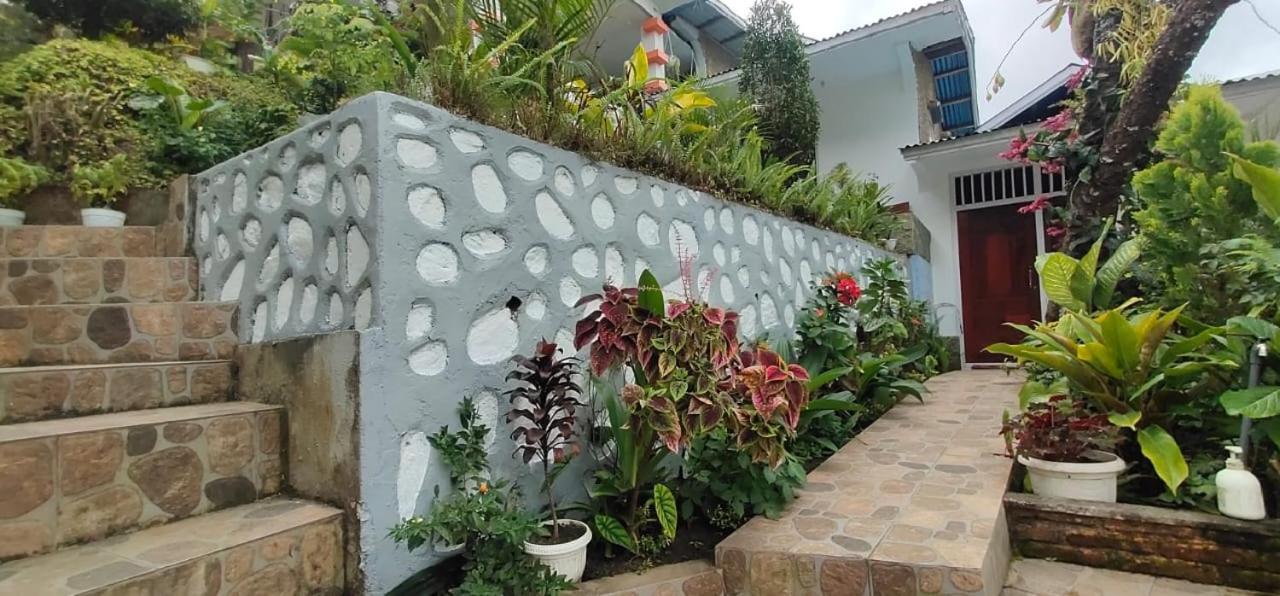 Bintang Bungalow Tour & Travel Kelimutu Esterno foto