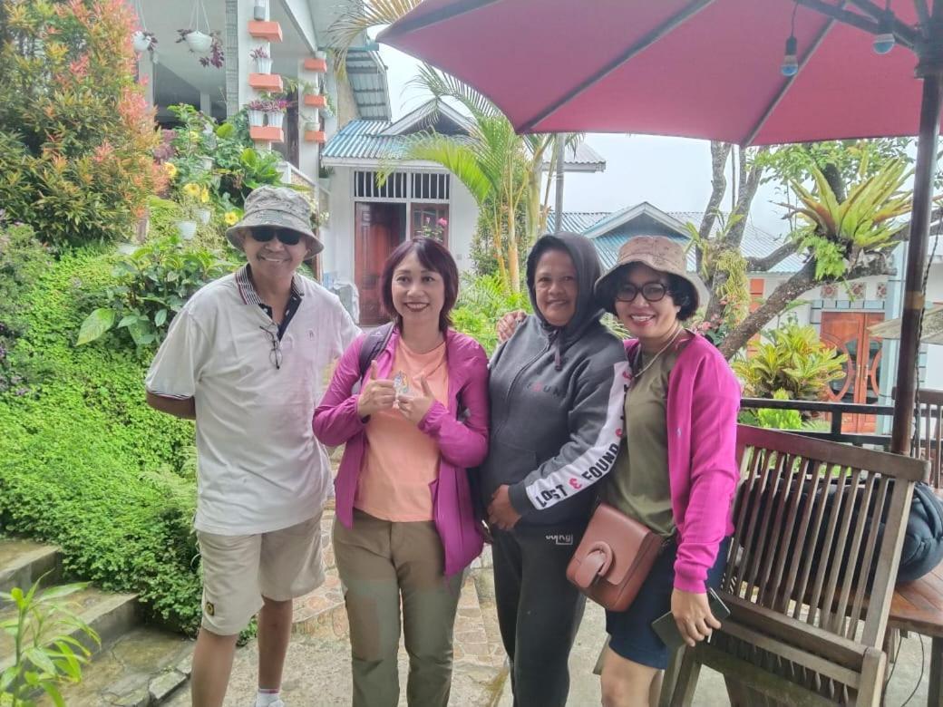 Bintang Bungalow Tour & Travel Kelimutu Esterno foto