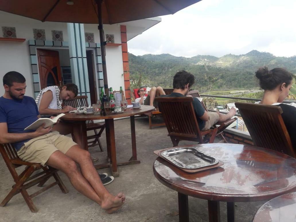 Bintang Bungalow Tour & Travel Kelimutu Esterno foto