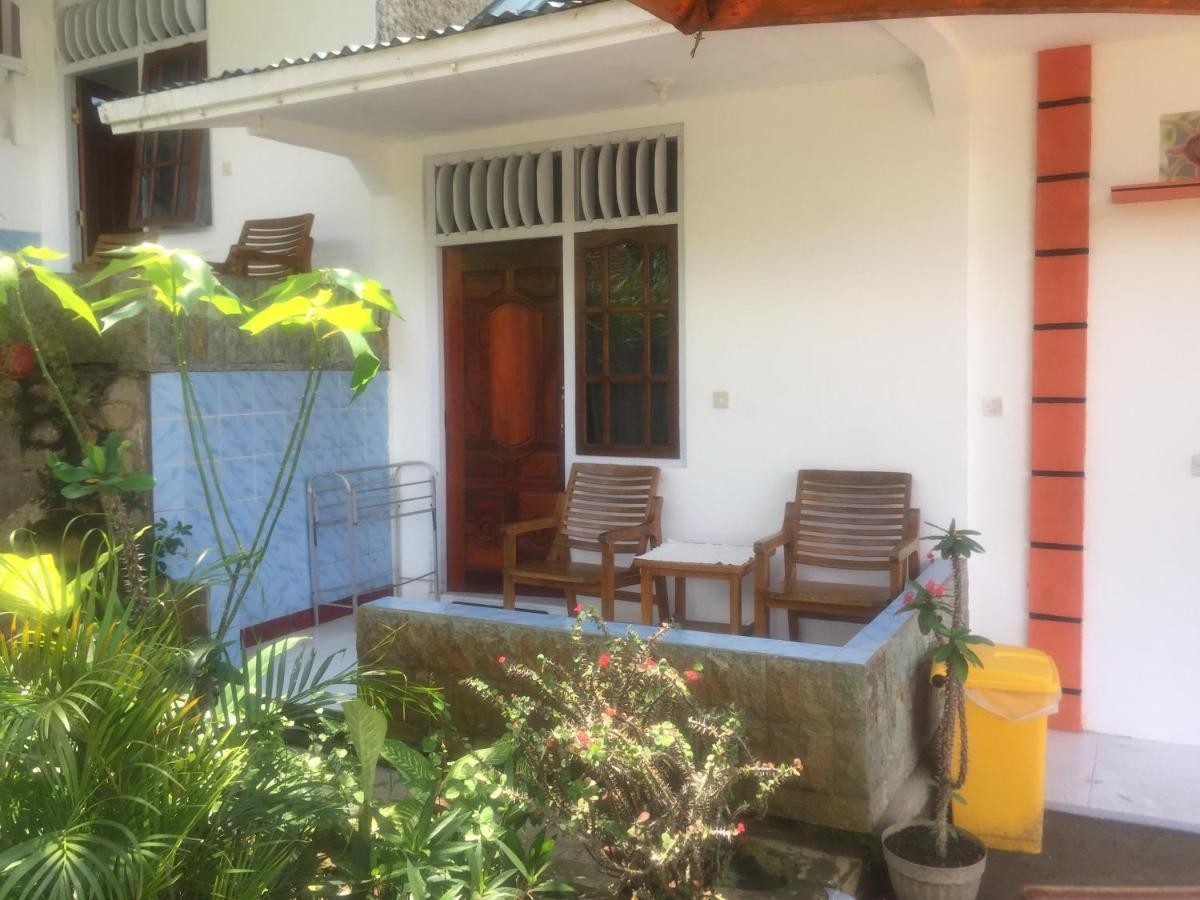 Bintang Bungalow Tour & Travel Kelimutu Esterno foto