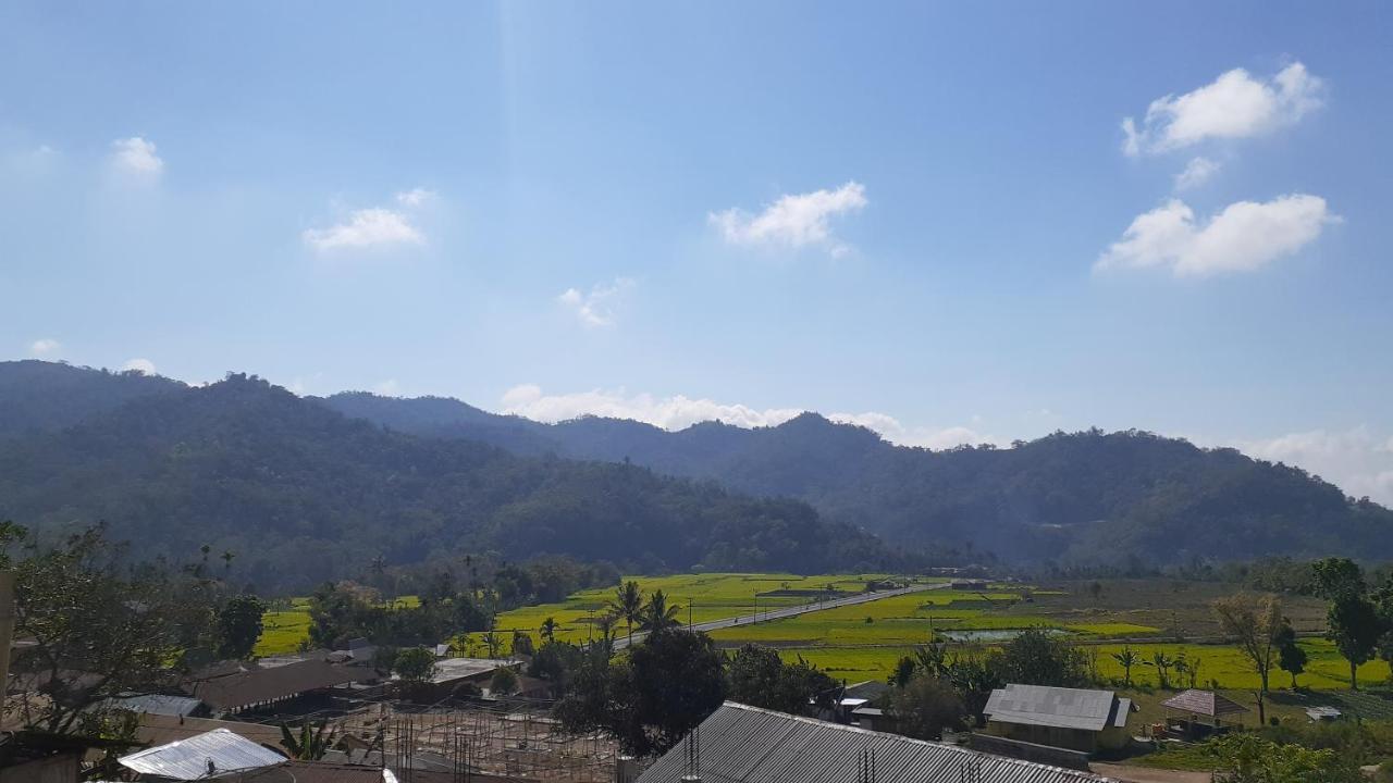 Bintang Bungalow Tour & Travel Kelimutu Esterno foto